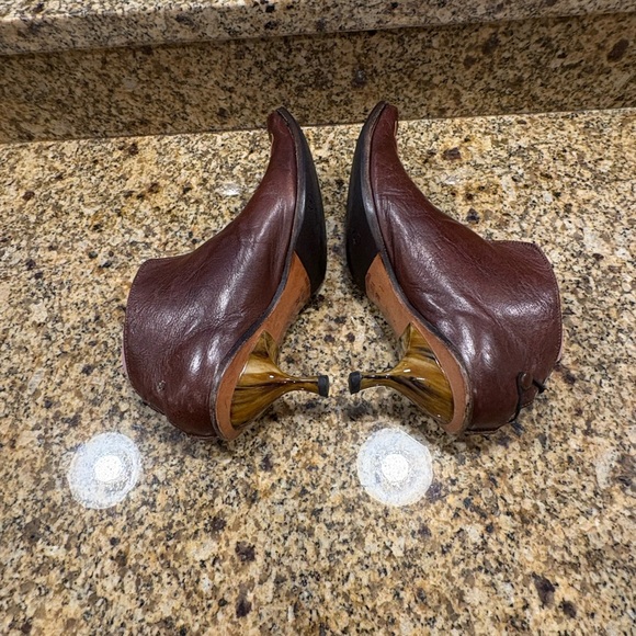 Cydwoq “Skate” Brown Leather Handmade Heels Shoes Sz 38 US 8 Low Heel Casual - Picture 7 of 14